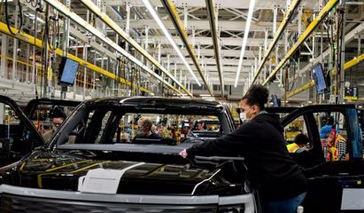 全球汽车电池行业群雄混战 抢滩北美电动汽车市场